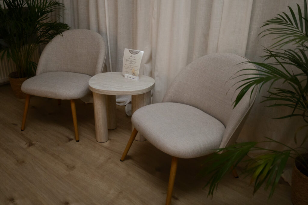 Wartebereich Lich aura³ Aura-3 Yoga Massage